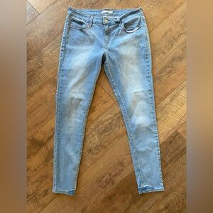 Levi's Women's 535 Light Blue Super Skinny Jeans